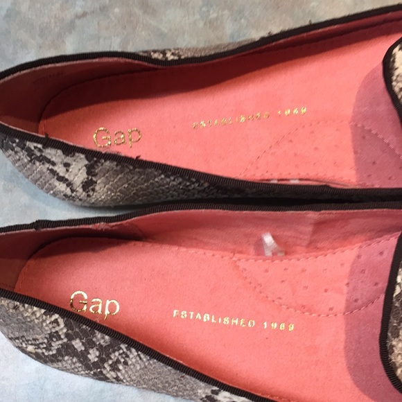 Gap leather flats (sz 8) - Picture 6 of 7
